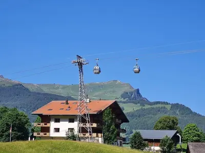 Ein allgemeiner Bergblick oder ein Berglick von der Ferienwohnung aus
