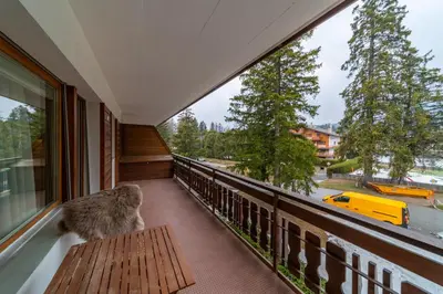 Ein Balkon oder eine Terrasse in der Unterkunft Lovely studio in Crans’ center