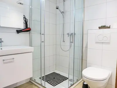 Ein Badezimmer in der Unterkunft Apartment Schwendi 3 by Interhome
