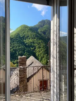 Ein allgemeiner Bergblick oder ein Berglick von der Ferienwohnung aus