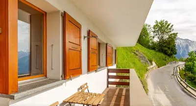 Ein allgemeiner Bergblick oder ein Berglick von der Ferienwohnung aus
