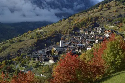 Ein allgemeiner Bergblick oder ein Berglick von der Ferienwohnung aus