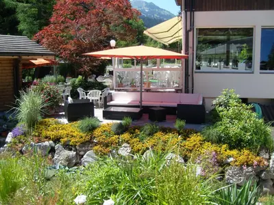 Ein Garten an der Unterkunft Vista Resort Hostel