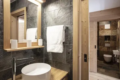 Ein Badezimmer in der Unterkunft Polaris 1 005 - LUXE & SKI LIFT apartment 6 pers