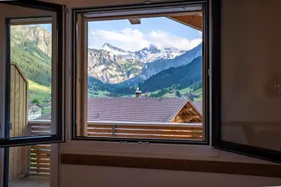 Ein allgemeiner Bergblick oder ein Berglick von der Ferienwohnung aus