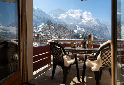 Ein allgemeiner Bergblick oder ein Berglick von der Ferienwohnung aus