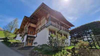 Das Gebäude in dem sich das Bed & Breakfast befindet