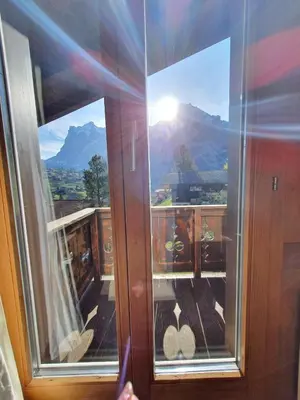 Ein allgemeiner Bergblick oder ein Berglick von der Ferienwohnung aus