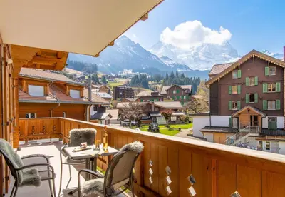 Ein allgemeiner Bergblick oder ein Berglick von der Ferienwohnung aus