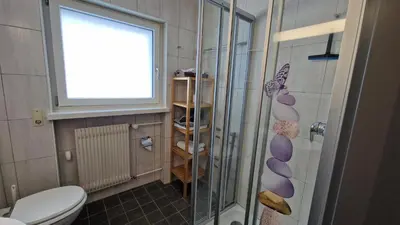 Ein Badezimmer in der Unterkunft Haus VALLESIA