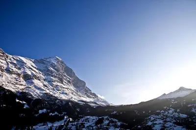Ein allgemeiner Bergblick oder ein Berglick von der Ferienwohnung aus