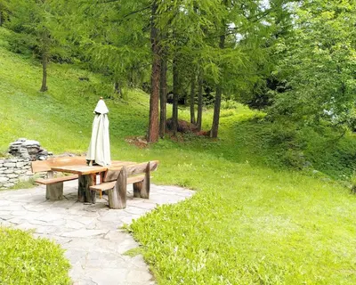 Ein Garten an der Unterkunft Chalet Luisa
