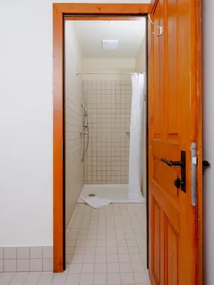 Ein Badezimmer in der Unterkunft Grand Hotel du Cervin - Auberge de jeunesse et spa