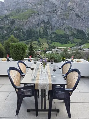 Ein allgemeiner Bergblick oder ein Berglick von der Ferienwohnung aus