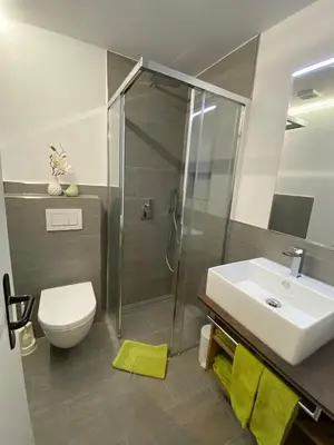 Ein Badezimmer in der Unterkunft ALCAZAR apartments