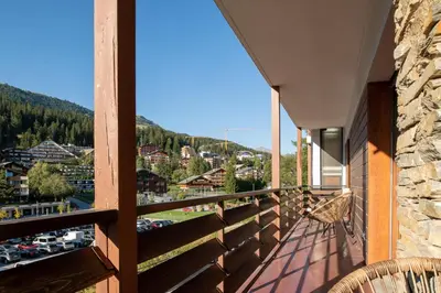 Ein allgemeiner Bergblick oder ein Berglick von der Ferienwohnung aus