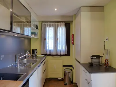 Küche/Küchenzeile in der Unterkunft Apartment Enzian 720 by Interhome
