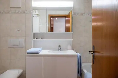 Ein Badezimmer in der Unterkunft Sunnäplätzli- Aprt. 4p Matterhorn view/Wifi