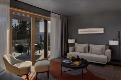 Ein Sitzbereich in der Unterkunft Six Senses Crans-Montana
