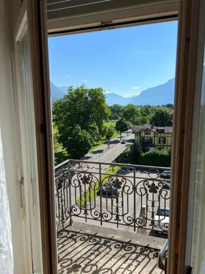 Ein allgemeiner Bergblick oder ein Berglick von der Ferienwohnung aus