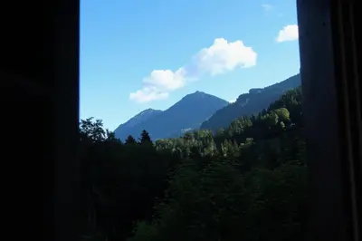 Ein allgemeiner Bergblick oder ein Berglick von des Hostels aus