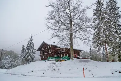 MOS Guesthouse Naturfreundehaus Brünig im Winter