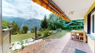 Ein allgemeiner Bergblick oder ein Berglick von der Ferienwohnung aus