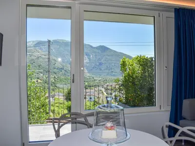 Ein allgemeiner Bergblick oder ein Berglick von der Ferienwohnung aus