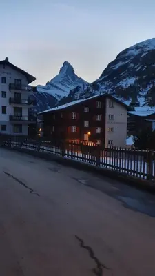 Ein allgemeiner Bergblick oder ein Berglick von der Ferienwohnung aus