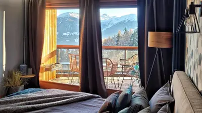 Ein allgemeiner Bergblick oder ein Berglick von der Ferienwohnung aus