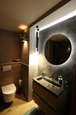 Ein Badezimmer in der Unterkunft L'AvantGardiste, Spacious 6 bedrooms duplex, panoramic view