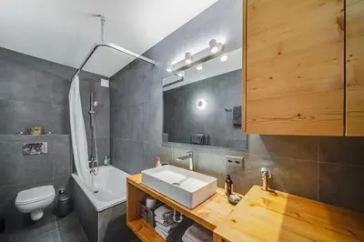 Ein Badezimmer in der Unterkunft In the heart of Crans, fireplace and parking