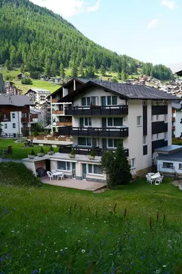 Ein allgemeiner Bergblick oder ein Berglick von der Ferienwohnung aus
