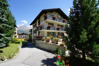 Das Gebäude in dem sich die Ferienwohnung befindet