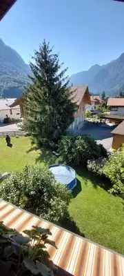Ein allgemeiner Bergblick oder ein Berglick von der Ferienwohnung aus