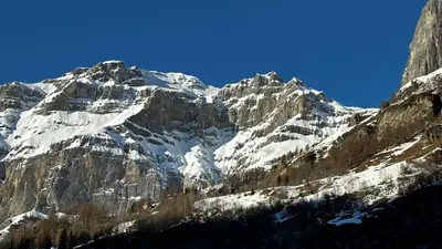 Ein allgemeiner Bergblick oder ein Berglick von der Ferienwohnung aus