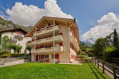Ein allgemeiner Bergblick oder ein Berglick von der Ferienwohnung aus