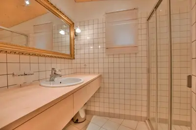 Ein Badezimmer in der Unterkunft Chalet Arnica