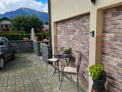 Ein allgemeiner Bergblick oder ein Berglick von des Bed & Breakfasts aus