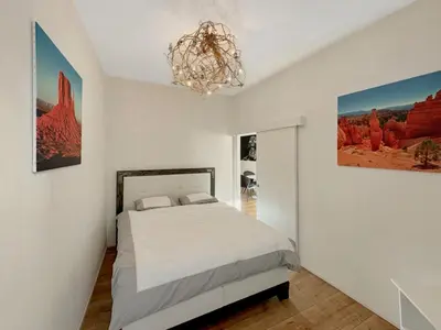 Ein Bett oder Betten in einem Zimmer der Unterkunft The Place to Be in Sion