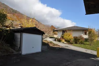Ein allgemeiner Bergblick oder ein Berglick von der Ferienwohnung aus
