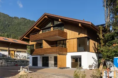 Ein allgemeiner Bergblick oder ein Berglick von der Ferienwohnung aus