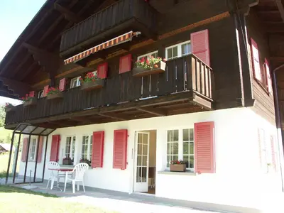 Ein Balkon oder eine Terrasse in der Unterkunft Chalet Aiiny