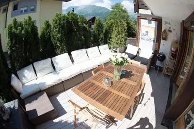 Ein allgemeiner Bergblick oder ein Berglick von der Ferienwohnung aus