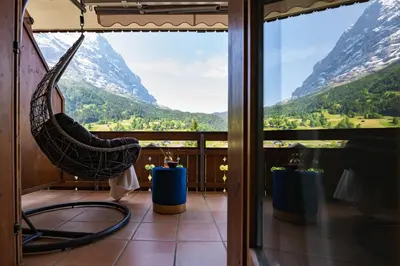 Ein allgemeiner Bergblick oder ein Berglick von der Ferienwohnung aus