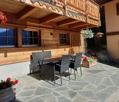 Das Gebäude in dem sich das Chalet befindet