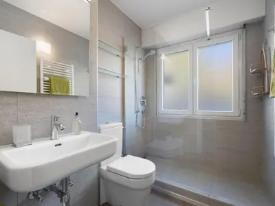 Ein Badezimmer in der Unterkunft Apartment Clair-Azur A 41 by Interhome