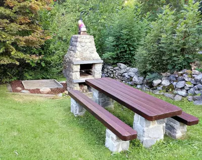 Ein Garten an der Unterkunft Taubenhaus OG