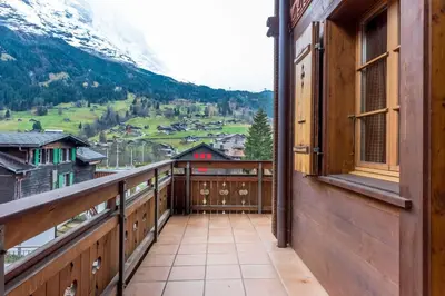 Ein allgemeiner Bergblick oder ein Berglick von der Ferienwohnung aus