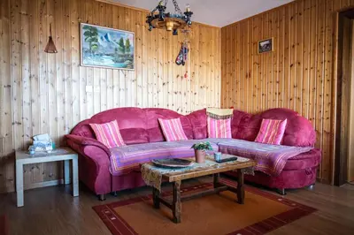 Ein Sitzbereich in der Unterkunft Chalet Sunnuterrasse